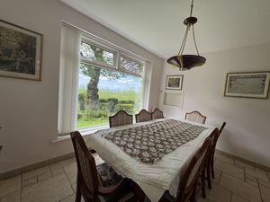DINING ROOM- click for photo gallery